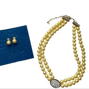 Avon 2005 President’s Recognition Pearlesque necklace and gift Earrings in Euc